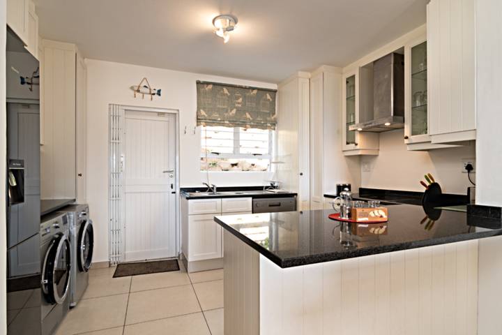 Seabreeze 7 Kitchen